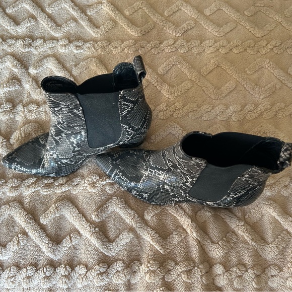 Snake Skin Steve Madden Ankle Boots - Picture 3 of 6